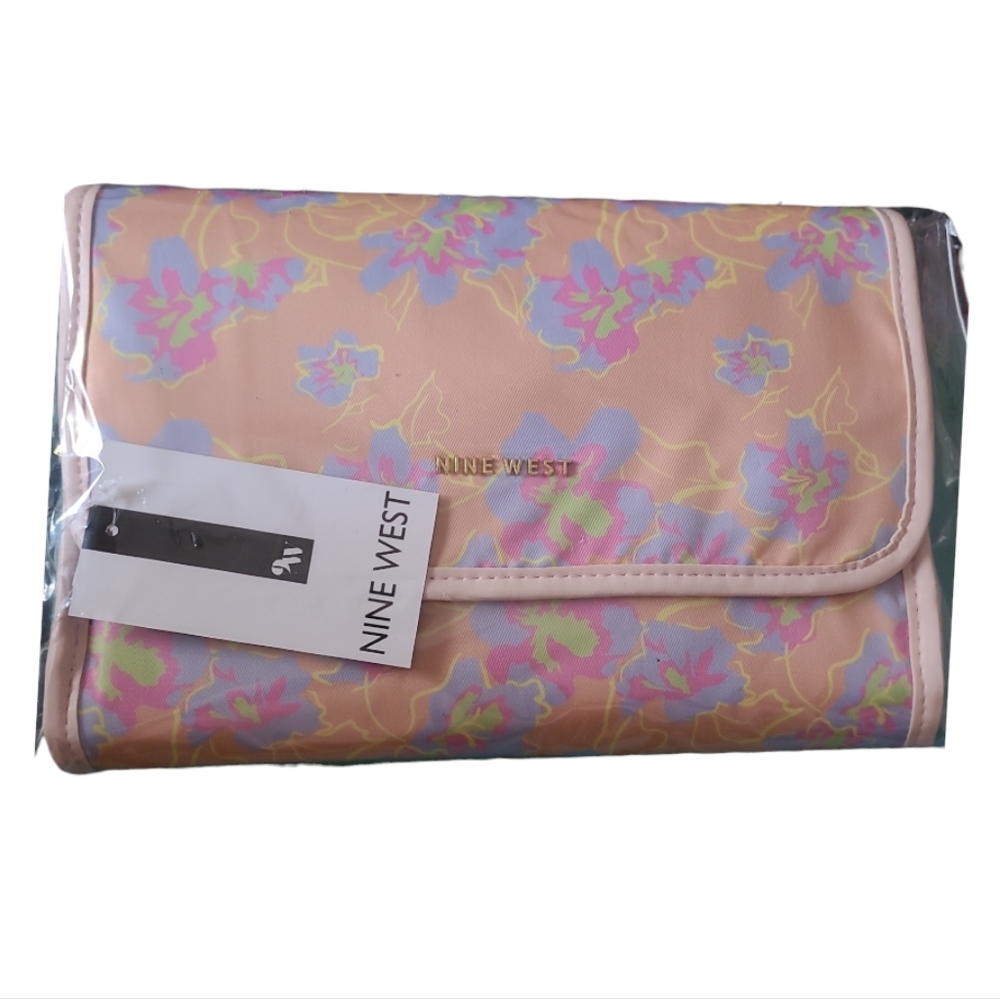2/$65! Nine West Hanging Travel Organizer - Picture 4 of 10